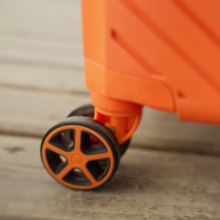 Maleta Zanzibar naranja de American Tourister, formato 1:1