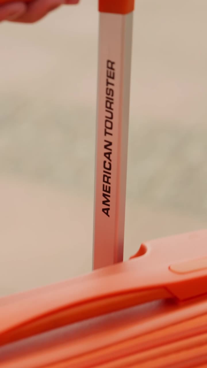Maleta Zanzibar naranja de American Tourister, formato 9:16