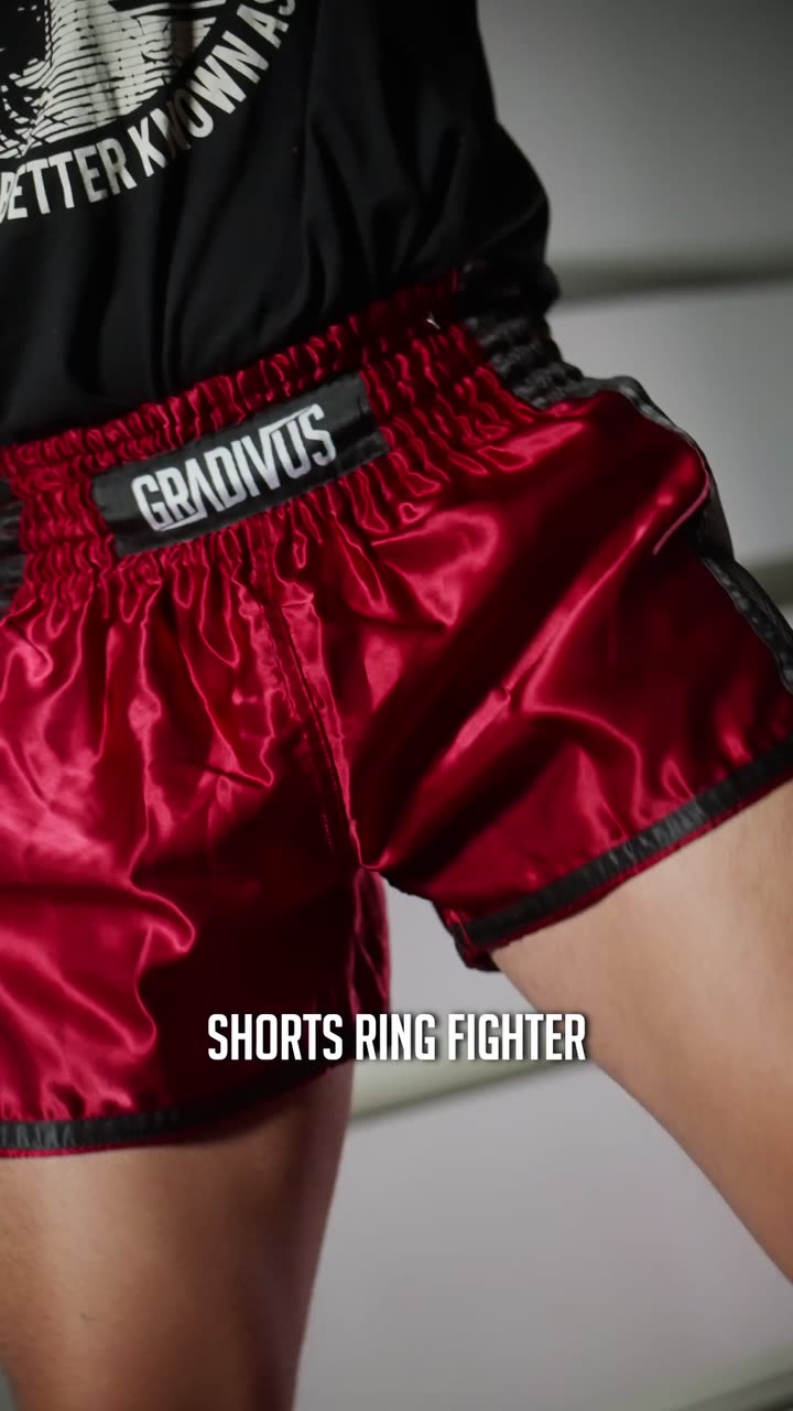 Shorts rojos de Gradivus en primer plano